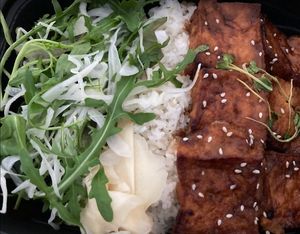 Sweet tofu bowl at Coréen Restaurant Berlin in Berlin