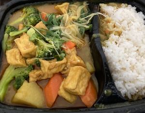 Vegan tofu curry at Coréen Restaurant Berlin in Berlin