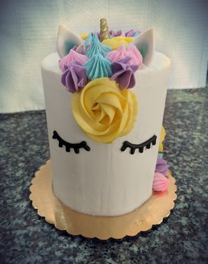 Unicorn birthday cake at Bunnie Cakes in Doral