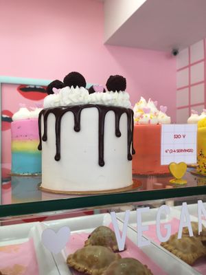 Bunnie Cakes at Bunnie Cakes in Doral