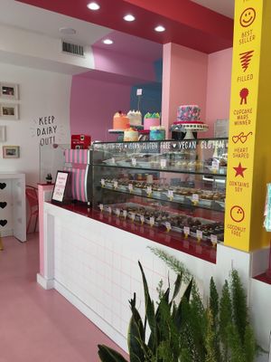 Bunnie Cakes at Bunnie Cakes in Doral