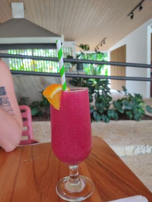 Mango and papaya smoothie at Orquídeas in La Fortuna