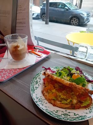  at Sunflower Café  in Paris