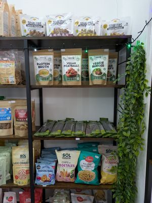 Snacks and protein at Cita Vegana in Madrid