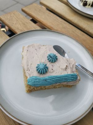 Blueberry Slice at Glossy Cakes in Stockholm