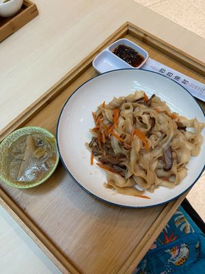 Stir Fried Shave Noodle RM18.90
 at Si Si Nan Cun 四四南村 - The Starhill in Kuala Lumpur