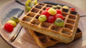 Waffles with chocolate spread, date syrup, or peanut butter at Smokey Jo's Cafe in Udaipur