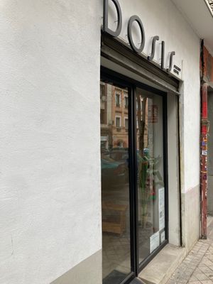  at Dosis Cafe in Madrid