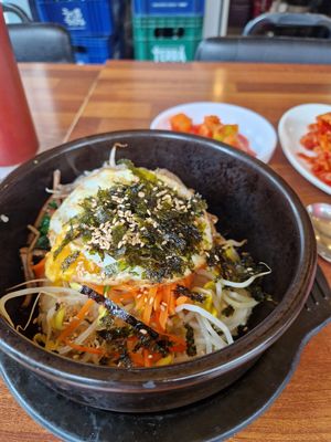  at Surinnal Seolleongtang Halmae Jokbal Bossam in Seoul
