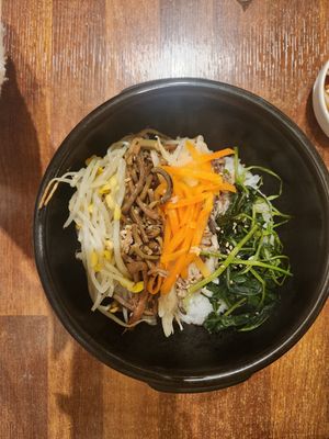  at Surinnal Seolleongtang Halmae Jokbal Bossam in Seoul