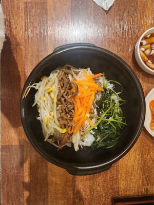  at Surinnal Seolleongtang Halmae Jokbal Bossam in Seoul