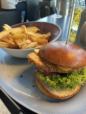 Zeitgeist (chicken alternative)  at MUC - Hans im Glück - T2 in Munich