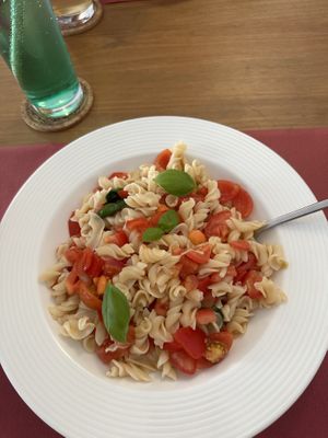 Fresh Tomato Pasta  at Vegane Gastrothek Charisma in Radolfzell