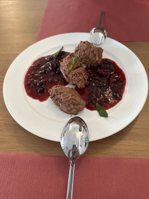 Mousse au chocolat  at Vegane Gastrothek Charisma in Radolfzell