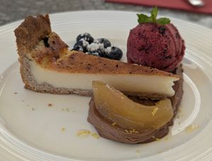 Bunte Traume at Vegane Gastrothek Charisma in Radolfzell