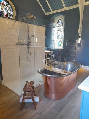 Bathroom upstairs (May 2024) at The Cookie Jar in Alnwick