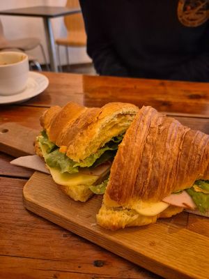 Amazing savoury bagel at GAL Cafe in Lisbon