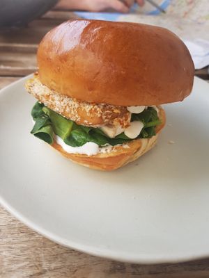 Tofu crispy burger at GAL Cafe in Lisbon