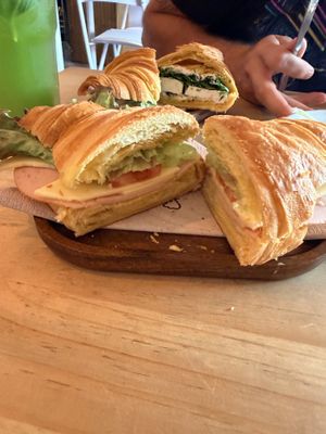 I gave mine a 2/5 and only because a 1 sounds terrible 😞   at GAL Cafe in Lisbon