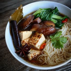 Vegan Dark Noodle Soup-Vermicelli rice noodle (Gluten Free) at TAB - TakeABreak in Porto
