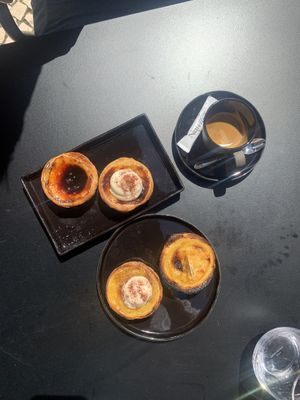Vegan & non-vegan   at Nat'elier | Pastel de Nata in Lisbon