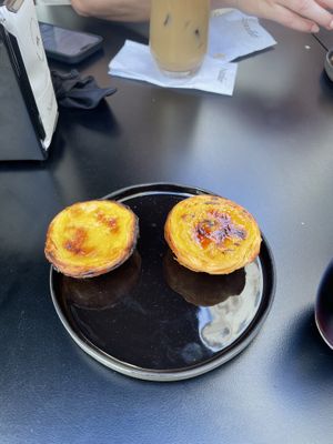 Traditional Nata left. Crème brûlée rightt  at Nat'elier | Pastel de Nata in Lisbon