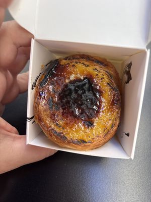 crème brûlée flavor  at Nat'elier | Pastel de Nata in Lisbon