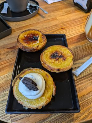 Vegan nata flavors at Nat'elier | Pastel de Nata in Lisbon