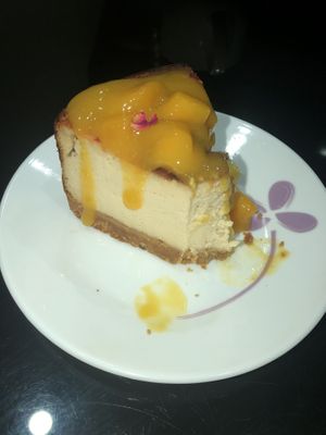 Mango burnt cheesecake $11.50 👍🏻👍🏻 [takeaway] at WellSmoocht in West Singapore