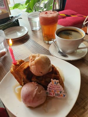 Signature Waffle Ice cream ~ 25/6/21 at WellSmoocht in West Singapore