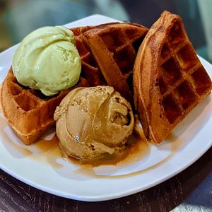 Waffles Ice-Cream at WellSmoocht in West Singapore