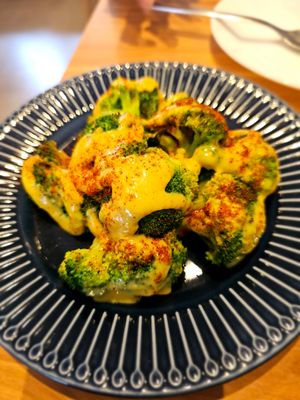 Cheesy Broccoli at WellSmoocht in West Singapore