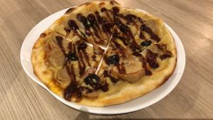 BBQ “chicken” pizza   at WellSmoocht in West Singapore