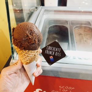 Chocolate French kiss at WellSmoocht in West Singapore