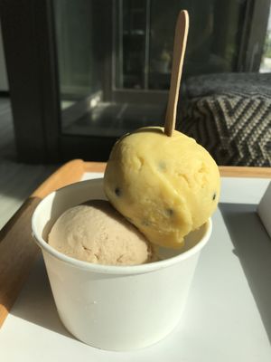 Hazelnut+passion fruit, mango at WellSmoocht in West Singapore