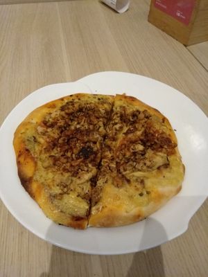 New pizza selection at WellSmoocht in West Singapore