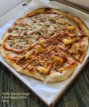 Yummy Vegan Pizza at WellSmoocht in West Singapore