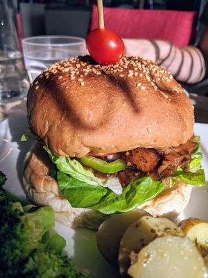 The bun and the mushrooms were amazing at WellSmoocht in West Singapore