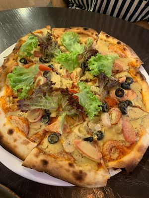 What's up dawg pizza at WellSmoocht in West Singapore