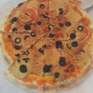 classic pizza at WellSmoocht in West Singapore