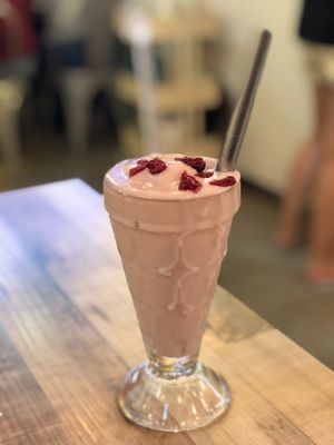 Strawberry R’ice-cream shake at WellSmoocht in West Singapore