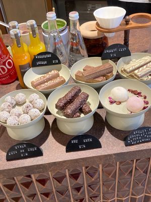  at Seamer Coffee Shop in Paris