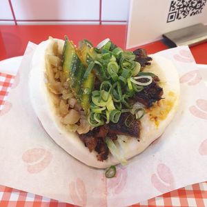 Peking Duk bao at Larry's in Amsterdam