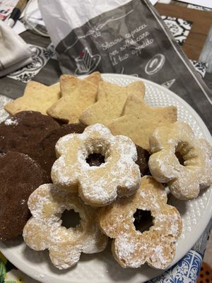 Biscottini misti at Ratatouille in Turin