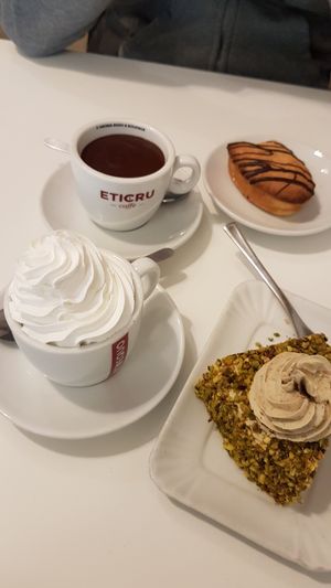 Cioccolate calde, pasticciotto leccese al cioccolato e torta al pistacchio at Ratatouille in Turin