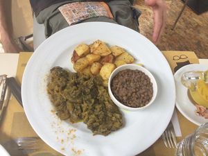 Potatoes, something I forgot, and lentils at Ratatouille in Turin