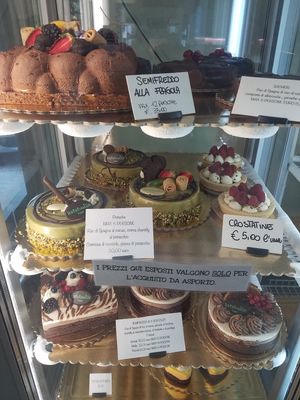 Tortes selection at Ratatouille in Turin