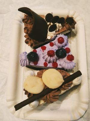 Assaggi di varie torte 🍰🍰🍰 at Ratatouille in Turin