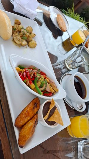 Desayuno: fajitas de berenjena at El Carmen Hotel in Antigua