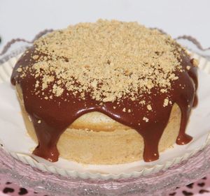 Bolo vulcão at Mariana Kikumoto Doces in Londrina